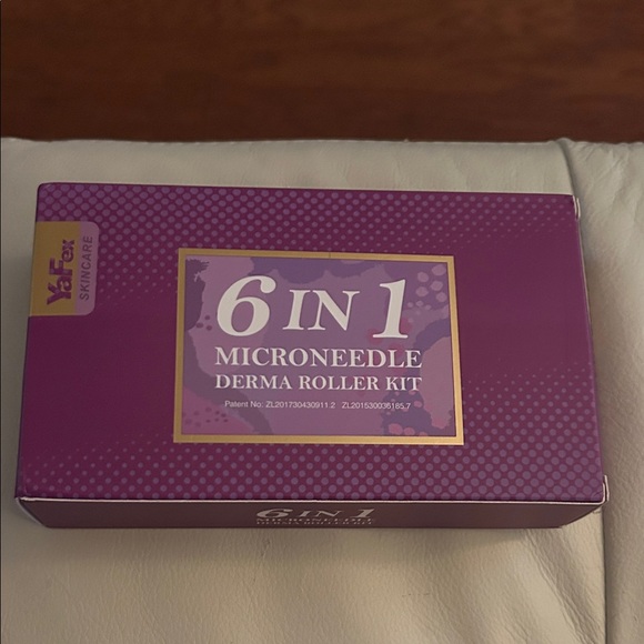 6-in-1 Microneedle Derma Roller Kit - Purple